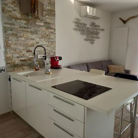 De Standing T2 L'île Rousse Vue Résidence Paolina Appartement