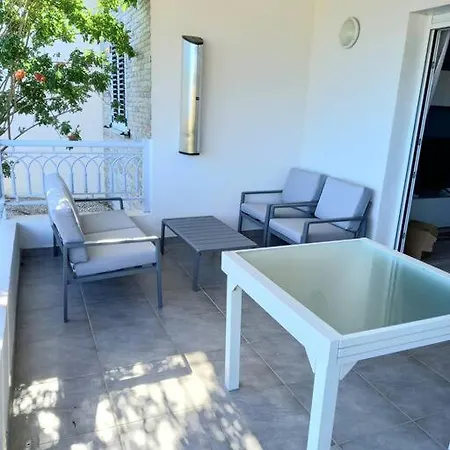 Appartement De Standing T2 L'île Rousse Vue Résidence Paolina