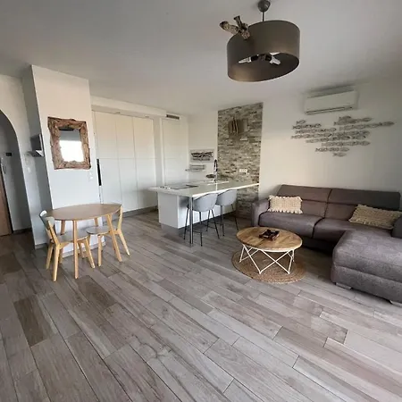 De Standing T2 L'île Rousse Vue Résidence Paolina Appartement